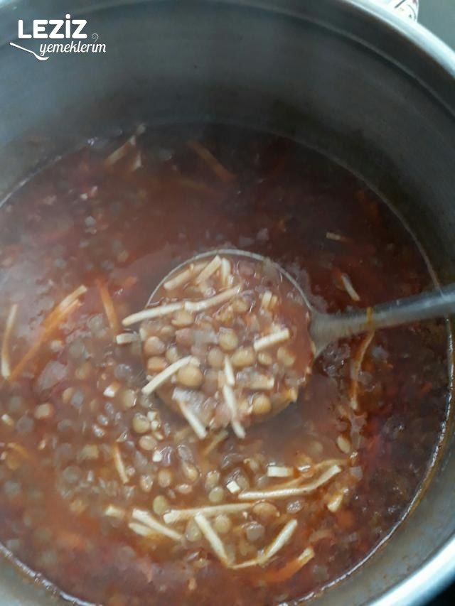 Erişteli Yeşil Mercimek Çorbası
