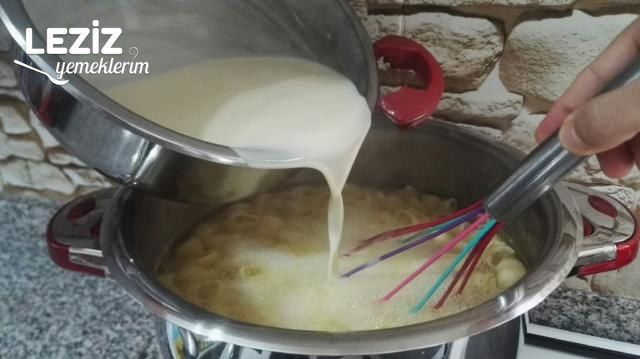 Yoğurtlu Makarna Mantısı