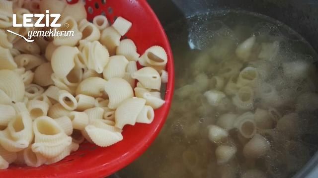 Yoğurtlu Makarna Mantısı