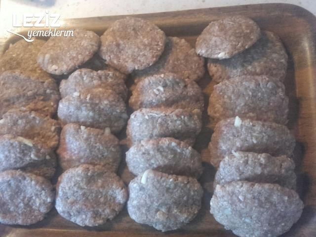 Kuru Köfte Nasıl Yapılır