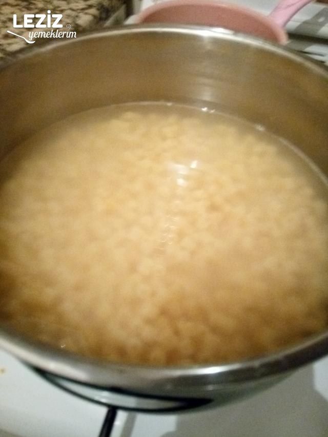 Yoğurtlu Makarna Salatası