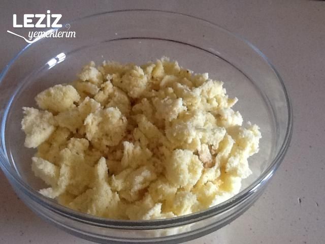 Ev Yapımı Çilekli Pasta (Doğal Ve Lezzetli)