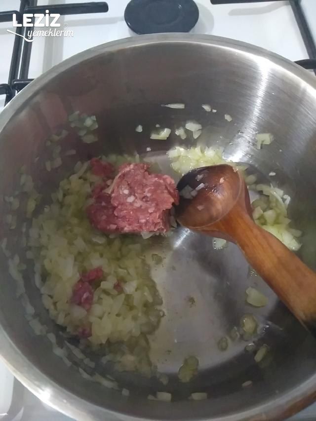 Kıymalı Tutmaç Çorbası