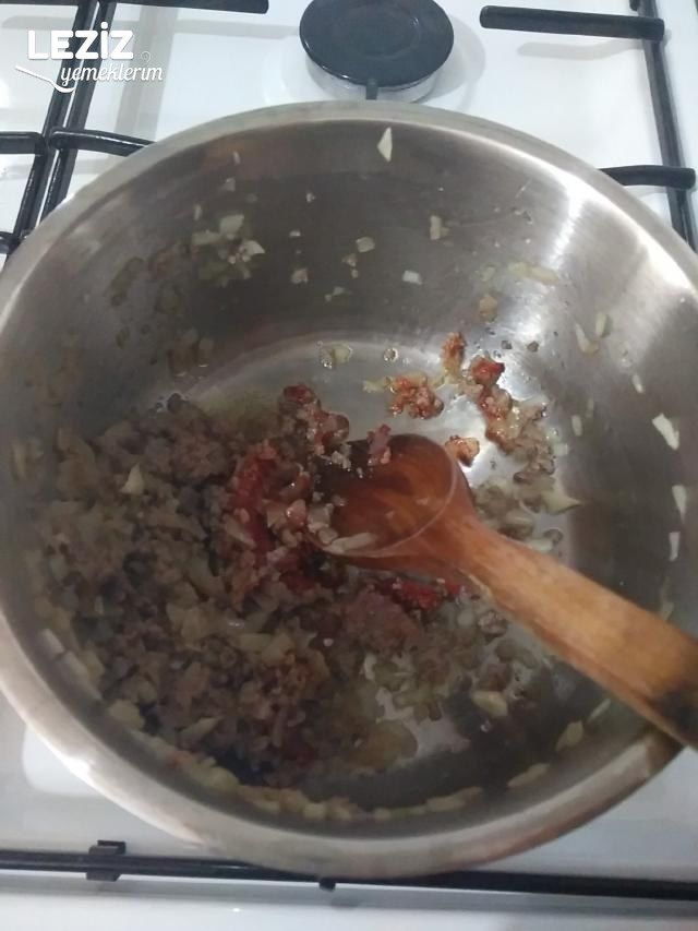 Kıymalı Tutmaç Çorbası