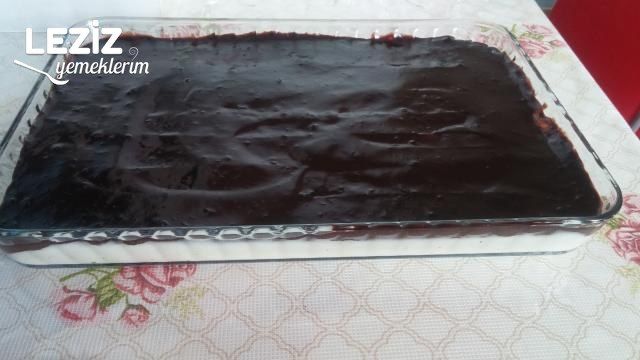 Çikolata Soslu Kedi Dili Pasta Tarifi