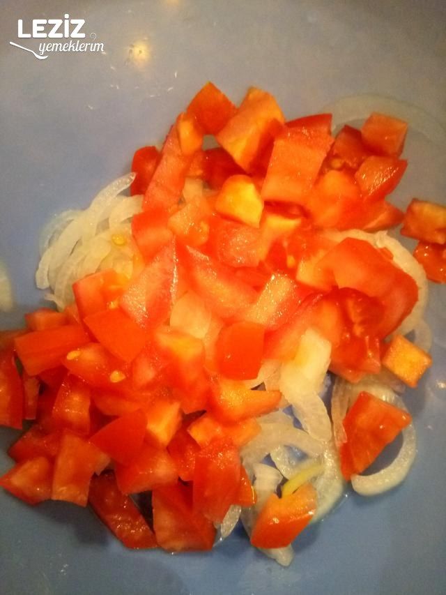 Nefis Soğan Salatası Tarifi
