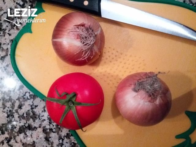 Nefis Soğan Salatası Tarifi