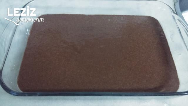 Çikolata Soslu Kakaolu Kek Tarifi