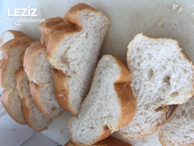 10 Dakikada Bayat Ekmek Pizzası