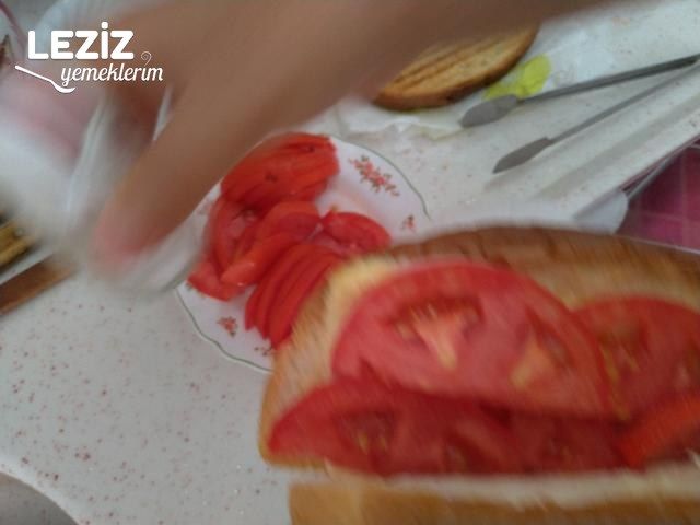 Evde Ayvalık Tostu Nasıl Yapılır