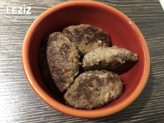 Güveçte Köfte Nasıl Yapılır