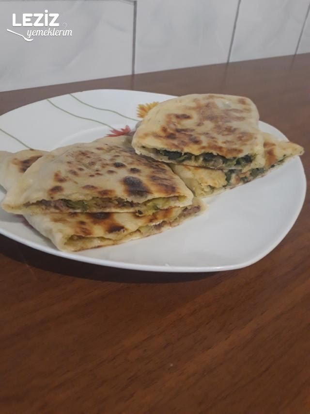 Pırasalı Ve Ispanaklı Gözleme