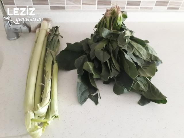 Pırasalı Ve Ispanaklı Gözleme