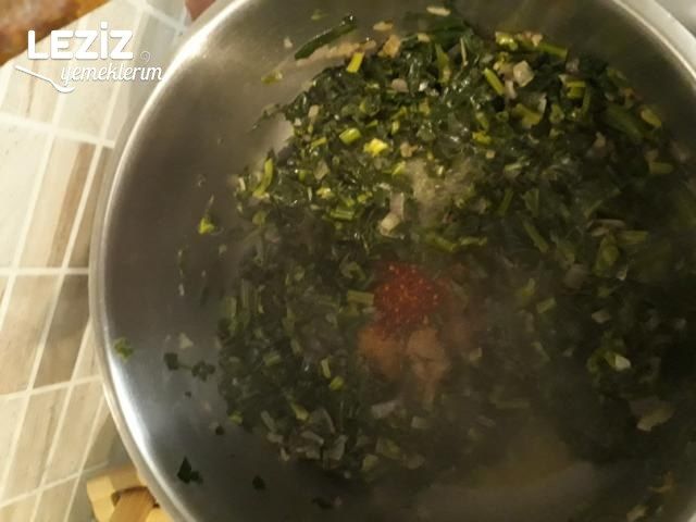 Pırasalı Ve Ispanaklı Gözleme