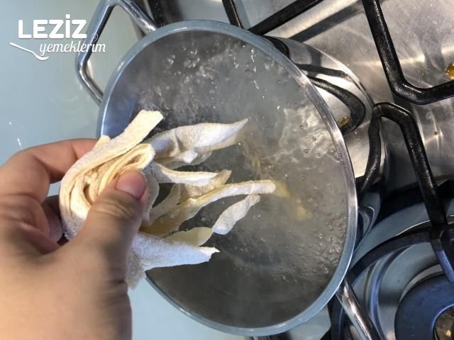 Ev Yapımı Soslu Taze Makarna