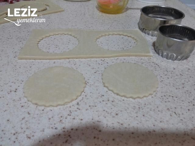 Meyveli Çikolatalı Milföy Çanakları