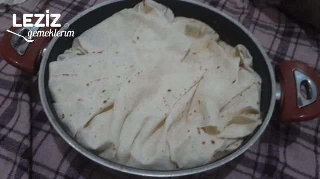 Pırasalı Havuçlu Börek Tarifi (Çok Pratik Tencerede)