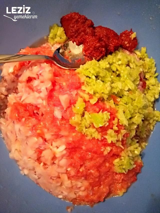 Kıymalı Pide İç Harcı Nasıl Hazırlanır