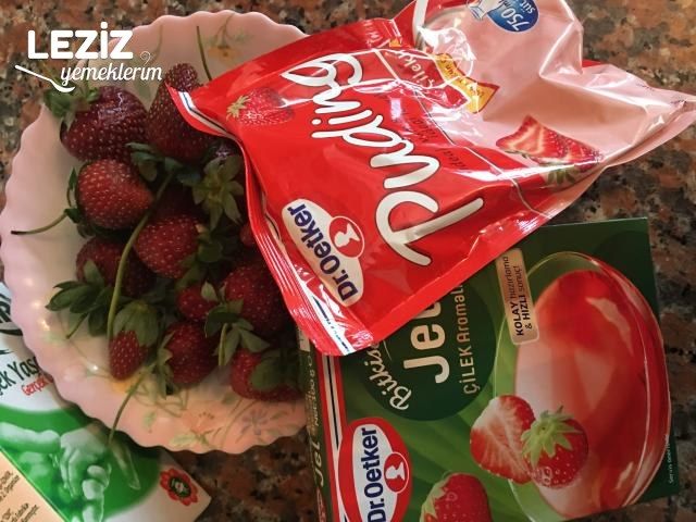 Leziz Çilekli Puding