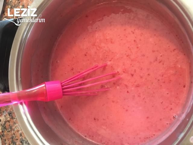 Leziz Çilekli Puding