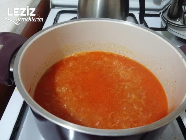 Domatesli Şehriyeli Demleme Kuskus Tarifi