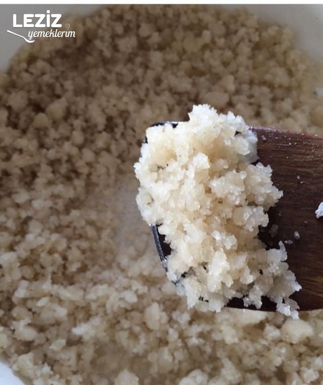 Kum Kum Helva (Nişasta Helvası)