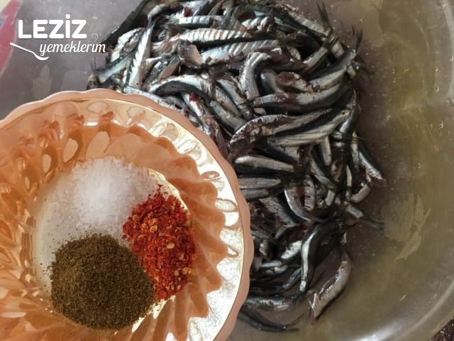 Çöp Şişte Hamsi Kızartma