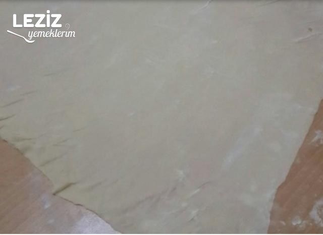 El Açması Patatesli Kol Böreği