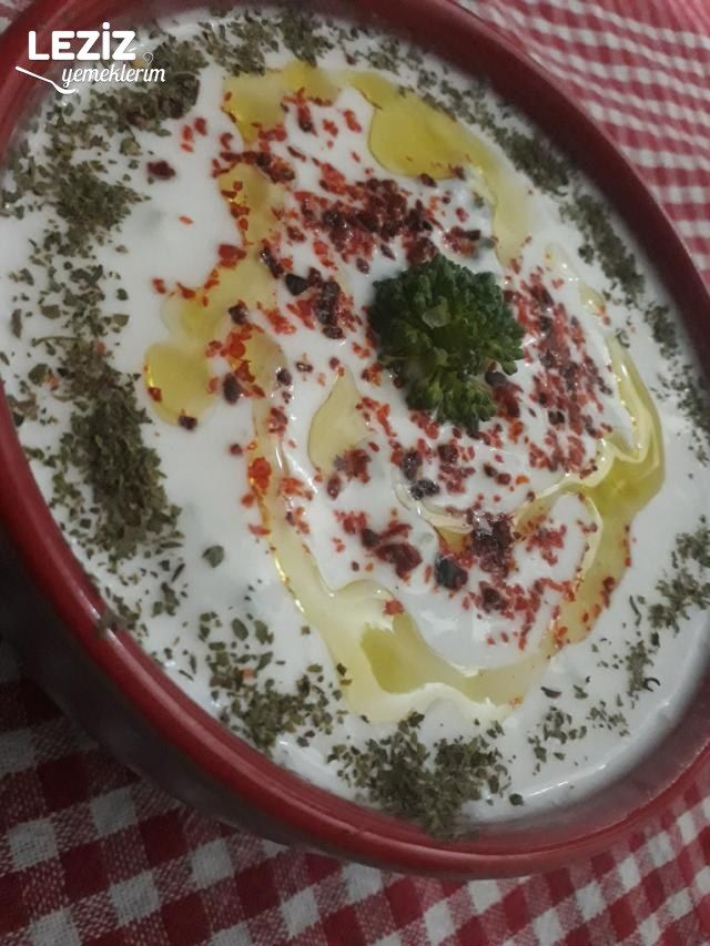 Brokoli Sapı Cacığı Tarifi