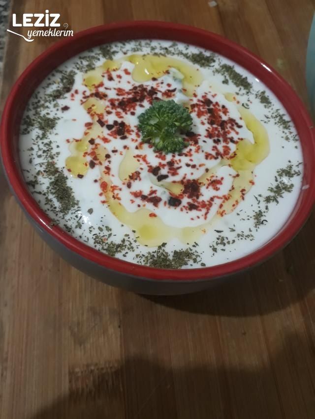Brokoli Sapı Cacığı Tarifi