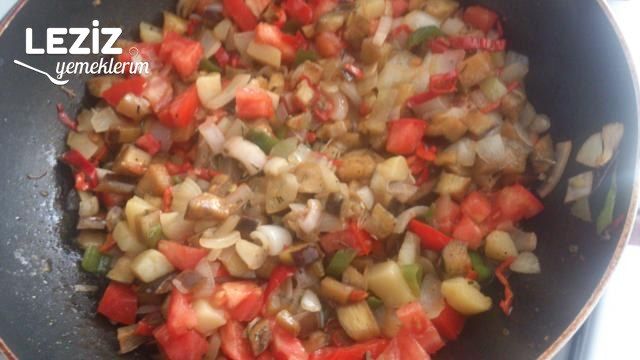 Patlıcanlı Börek Yapılışı