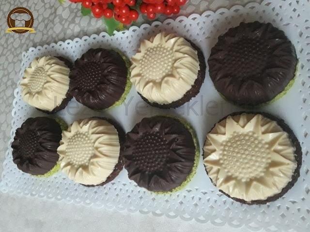 Çikolata Kaplı Mini Pastalar