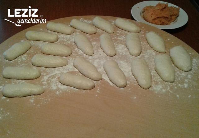 Simit Poğaça Tarifi (Aşamalı & Fotoğraflı Anlatım)
