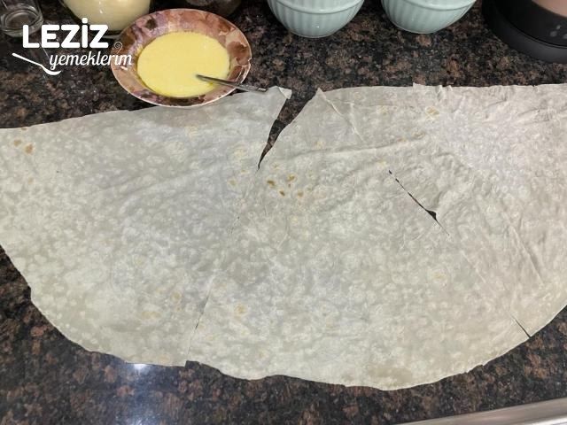 Ispanaklı Gül Börek Tarifi (Lezzeti Sosunda)