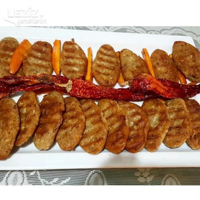 Bayat Ekmek Köftesi Yapılışı