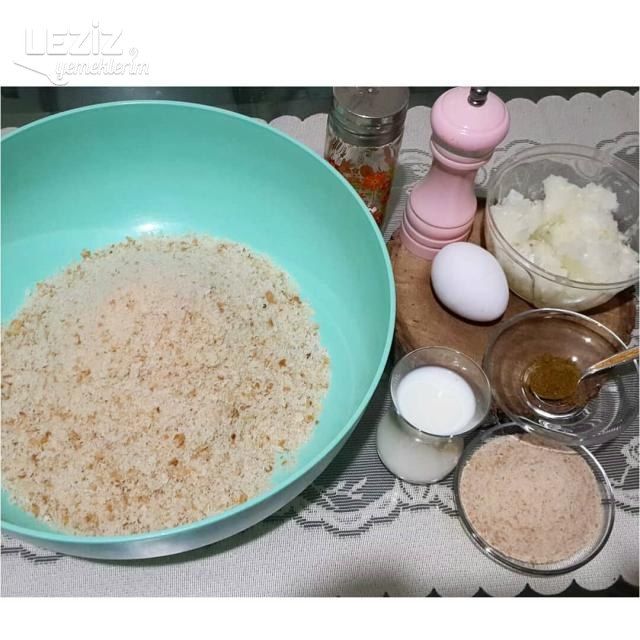 Bayat Ekmek Köftesi Yapılışı