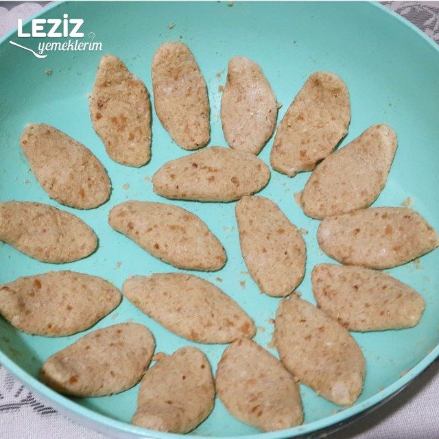 Bayat Ekmek Köftesi Yapılışı