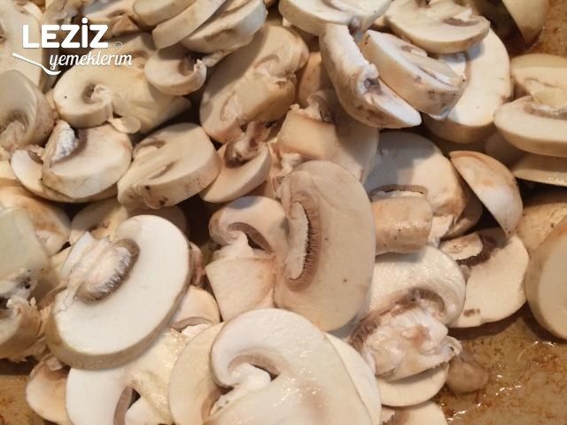 Pratik Mantarlı Tavuk Sote