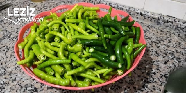 Ertesi Güne Hazır Yağlı Biber Turşusu