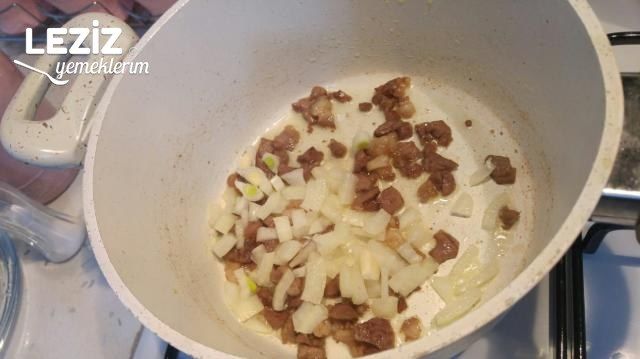 Etli Salçalı Pirinç Pilavı