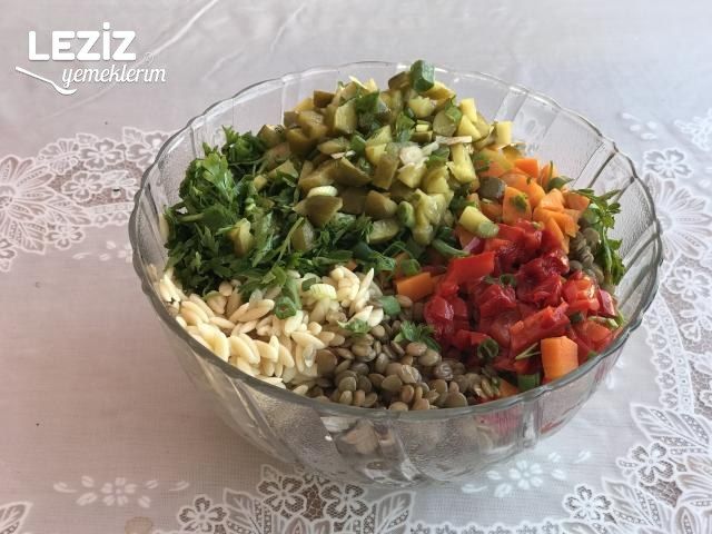 Arpa Şehriyeli Mercimek Salatası