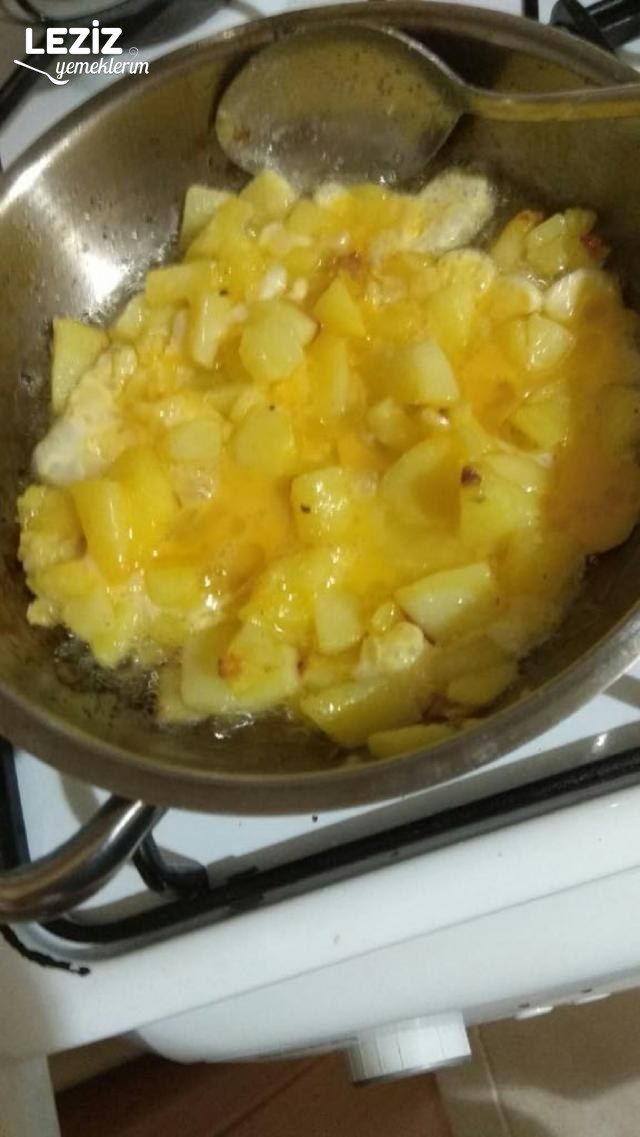 Kahvaltılık Yumurtalı Patates Yapılışı