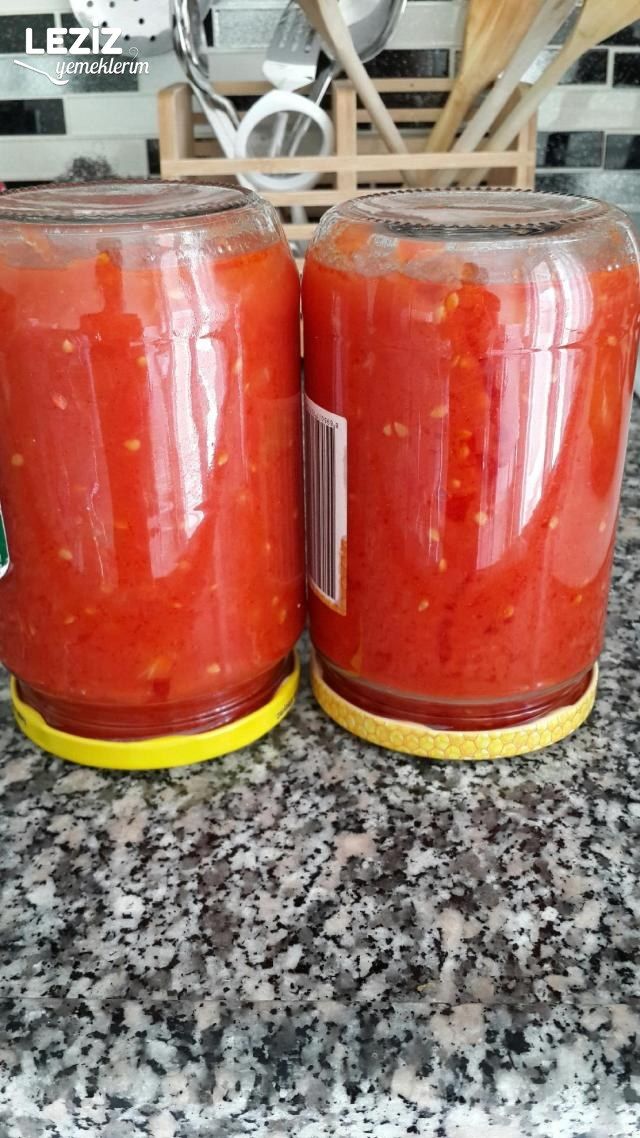 Kiremitte Domates Soslu Kaşarlı Köfte