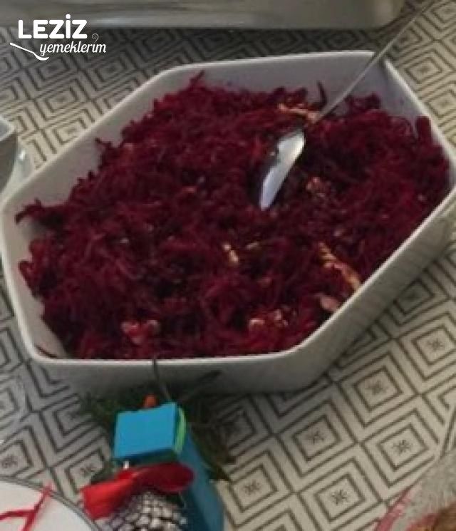 Muhteşem Görünümlü  Yılbaşı Salatası