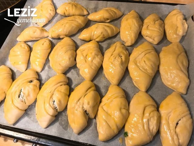 Nefis Peynirli Midye Poğaça