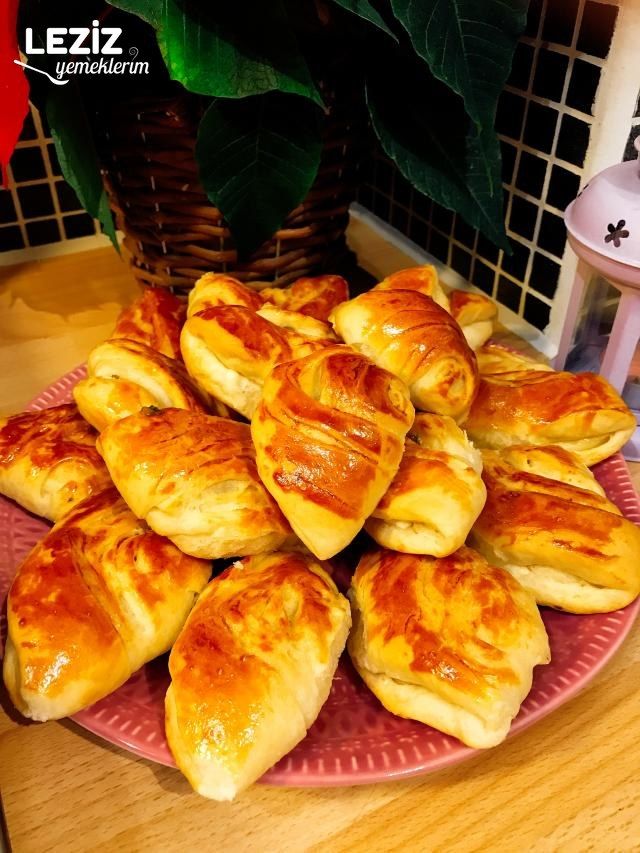 Nefis Peynirli Midye Poğaça