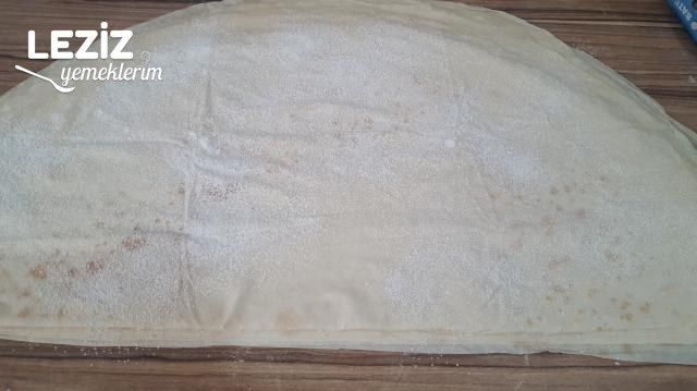 Soğanlı Pul Biberli Çıtır Börek