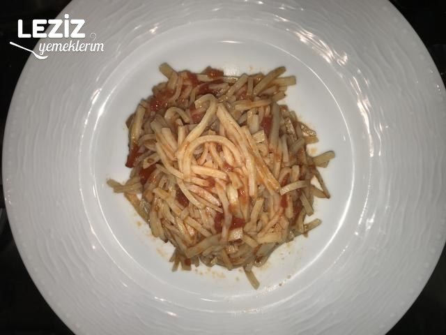 Domates Soslu Erişte