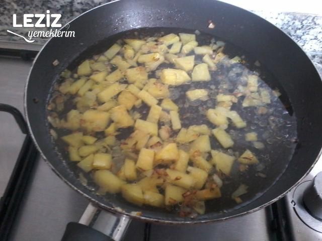 Patatesli Çorba Tarifi