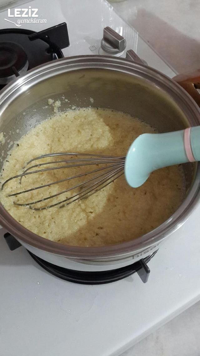 İrmik Helvası (Tüm Aşama Fotoğrafları İle)